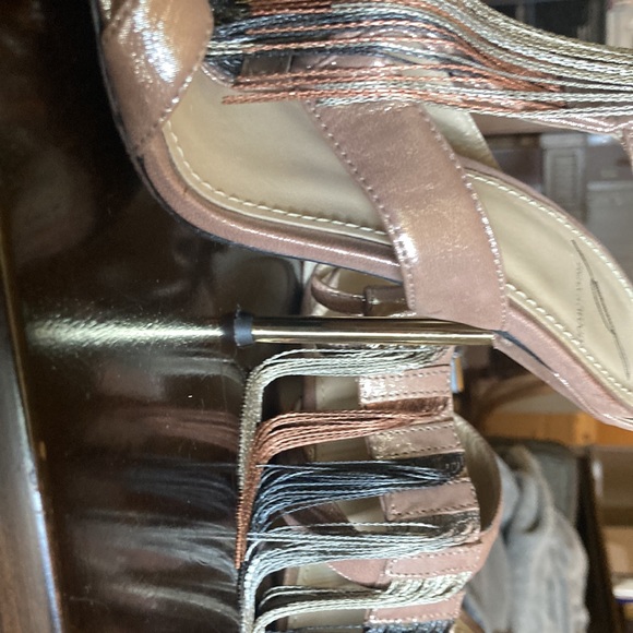 Bryan Atwood, Lenoir Rose Gold, Metallic, Fringe, Stiletto heel. Size 5.5 - Picture 7 of 9